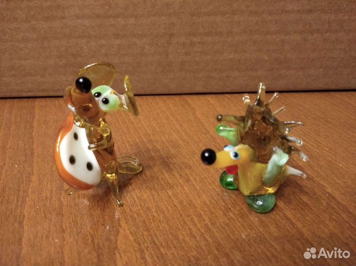 Фигурки из цветного стекла