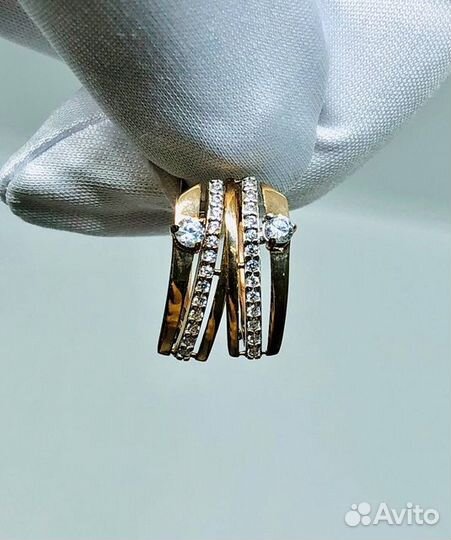 Золотые серьги с камнем