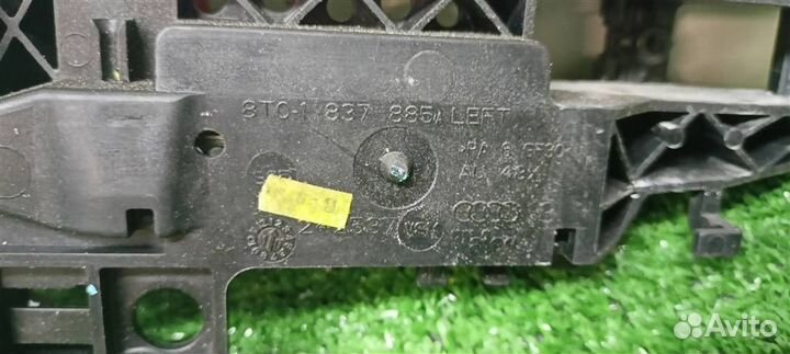 Кронштейн ручки левый Audi A4 (B8) 2007-2015