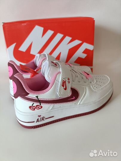 Кроссовки Nike Air Force Valentine's Day