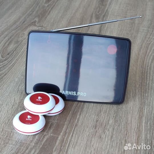 Кнпока вызова официанта и табло отображения вызова