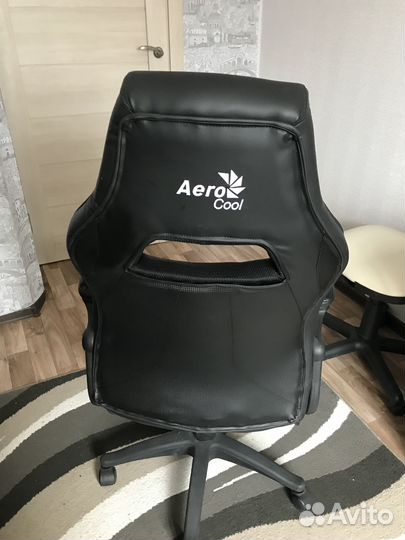 Компьютерное офисное кресло