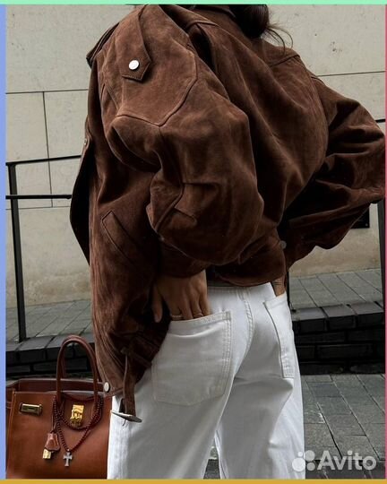 Женская бомбер-косуха кожаная коричневая