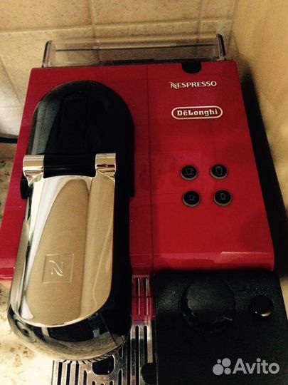 Продам капсульную кофеварку Delonghi Nespresso
