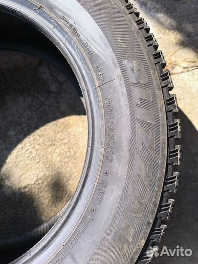 Bridgestone Blizzak Spike-01 205/65 R16