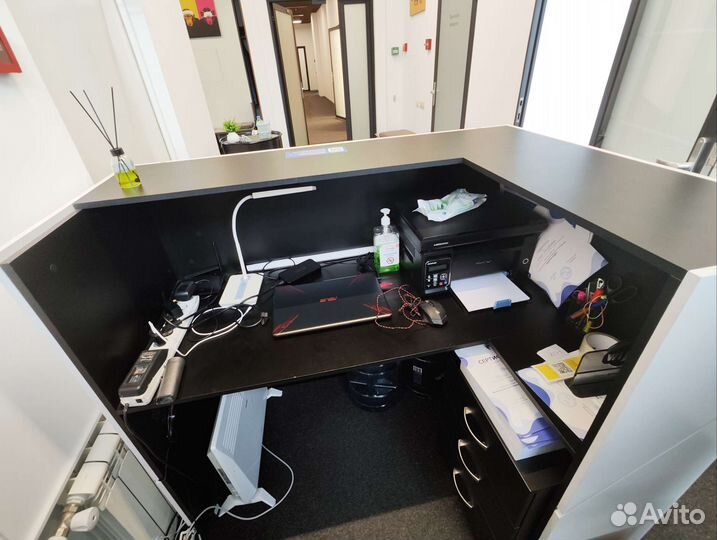 Стойка ресепшн с подсветкой