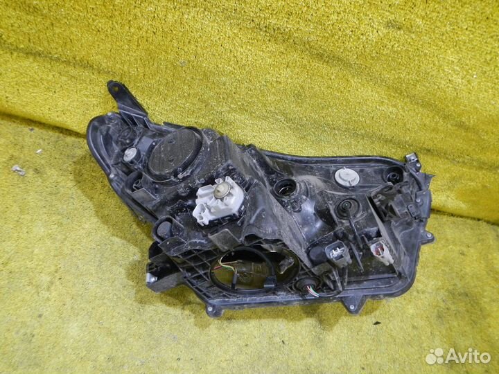 Фара левая Toyota RAV4