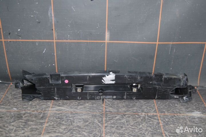 Воздуховод радиатора нижний - Toyota RAV 4