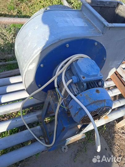 Вытяжка электрическая