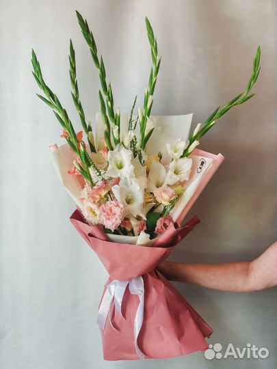 Гладиолусы с доставкой