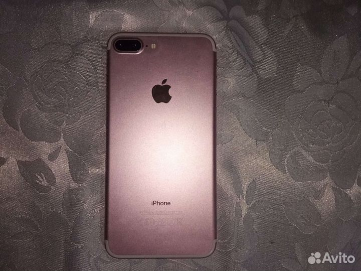 Телефон iPhone 7 plus