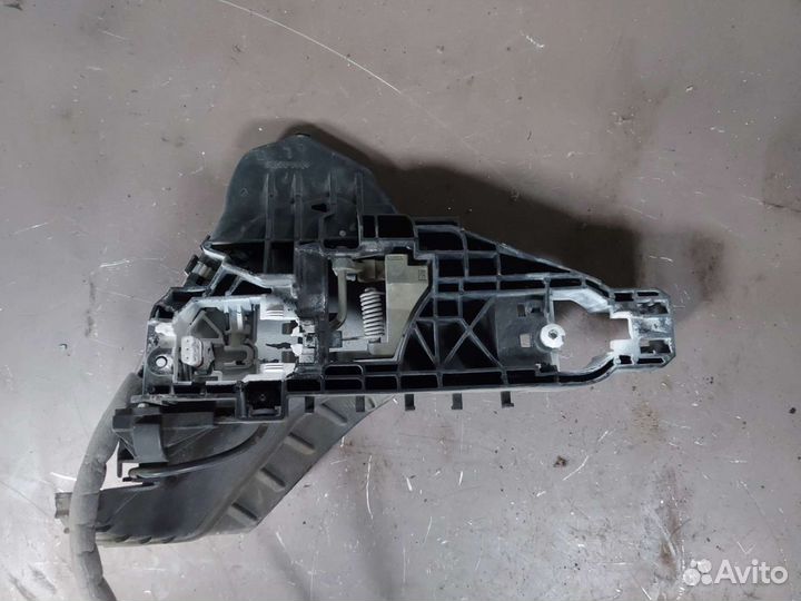 Механизм ручки дверей на Mercedes w164