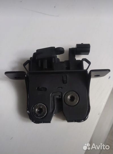 Замок багажника renault logan 2