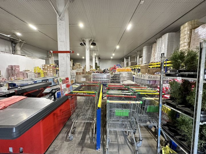 Торговая площадь, 1400 м²