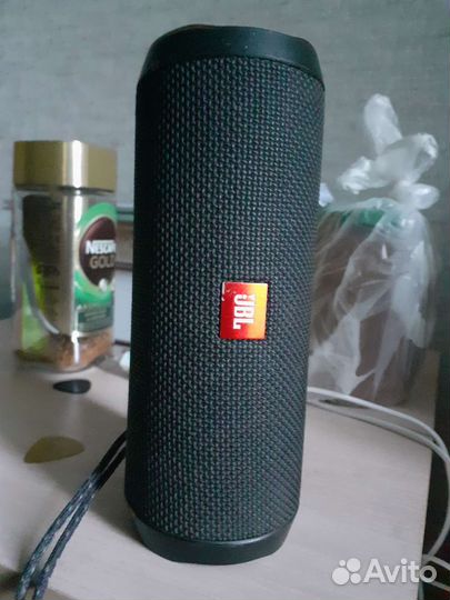 Портативная колонка jbl
