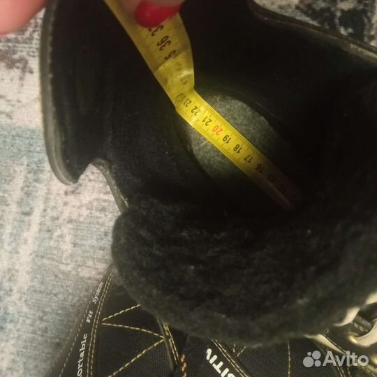 Коньки хоккейные