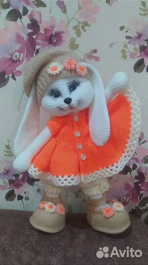 Зайка (вяжется по заказу)