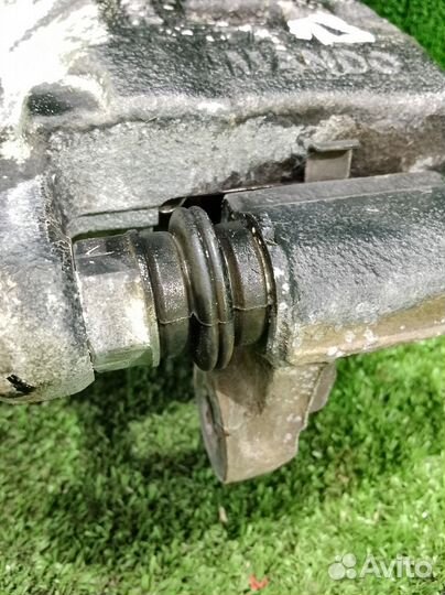 Суппорт тормозной задний левый Hyundai Elantra XD