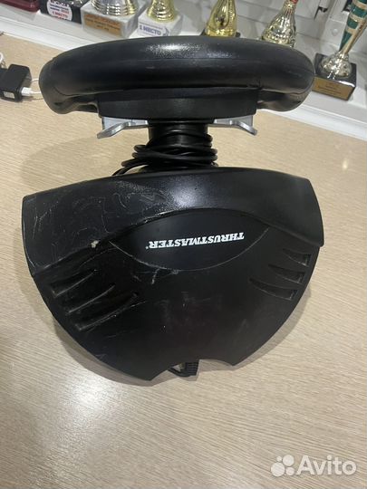 Игровой руль с педалями thrustmaster