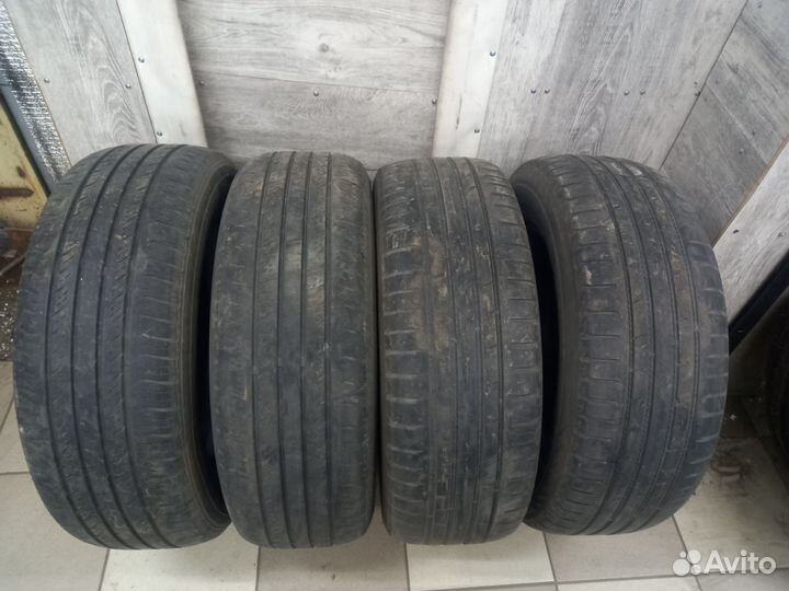 Nokian Tyres Hakka Black 2 SUV 235/65 R17 108H
