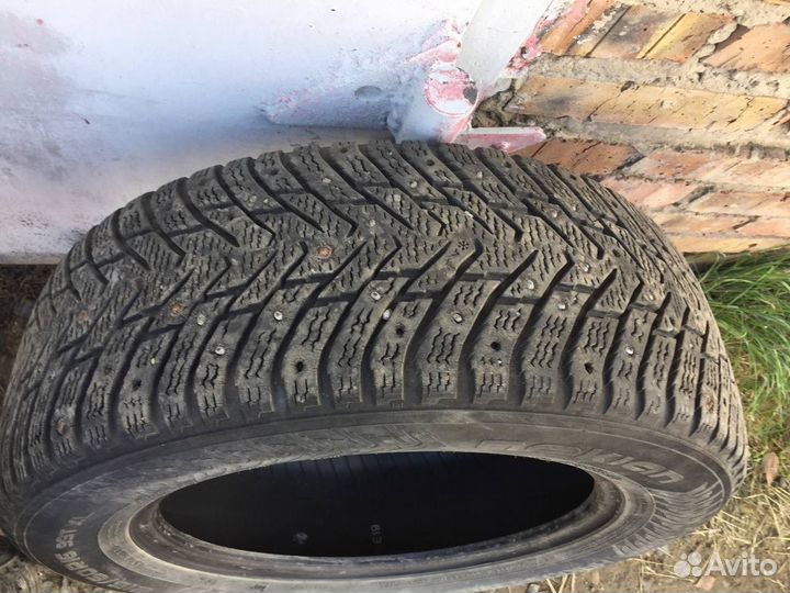 Nokian Tyres Hakkapeliitta 8 215/60 R16