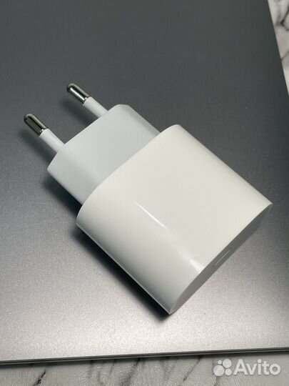 Блок быстрой зарядки iPhone