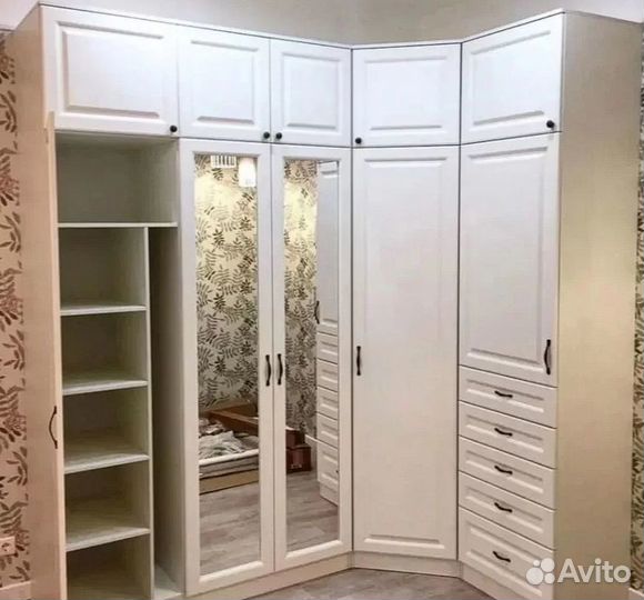 Угловой шкаф