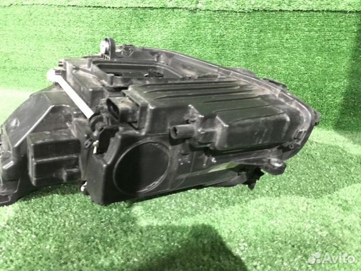 Фара правая Mercedes-Benz E-Class