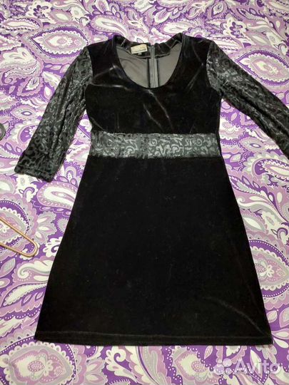 Черное бархатное платье