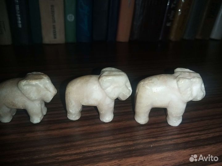 Статуэтки слоники из мрамора