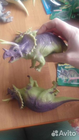 Динозавр(игрушка)