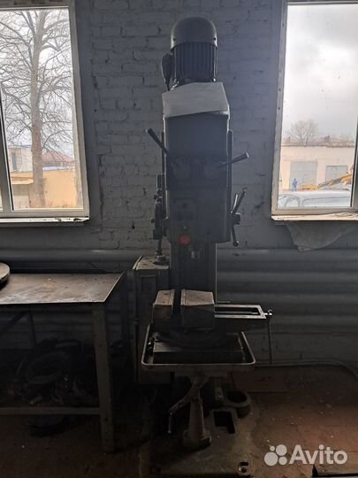 Вертикально сверлильный