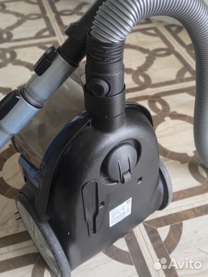 Пылесос безмешковый