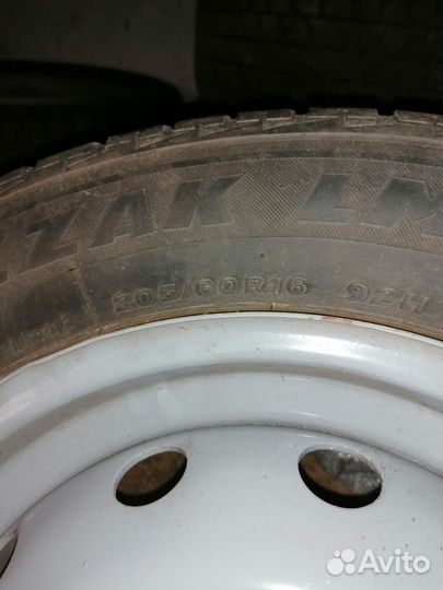 Bridgestone Blizzak LM-25 205/60 R16