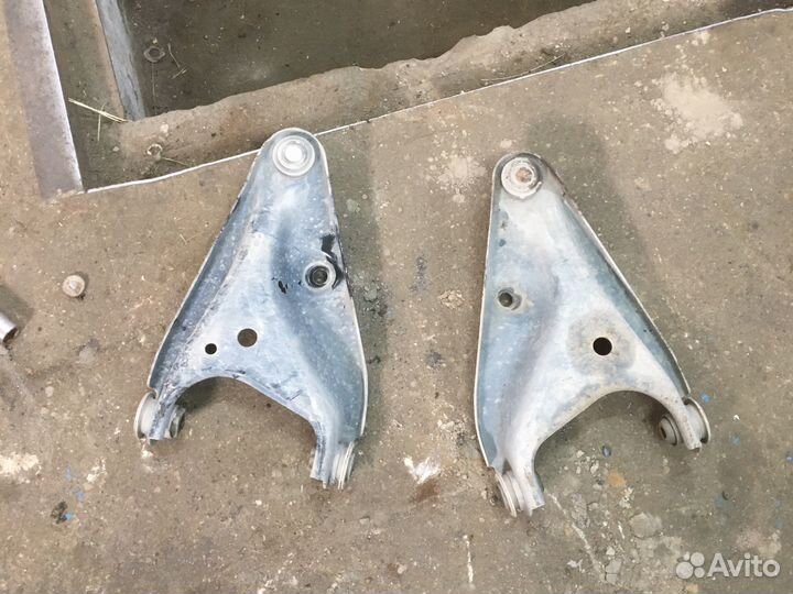 Рычаги передние на renault logan