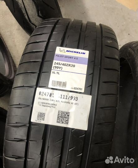 Michelin Pilot Sport 4 S 245/40 R20 102Y