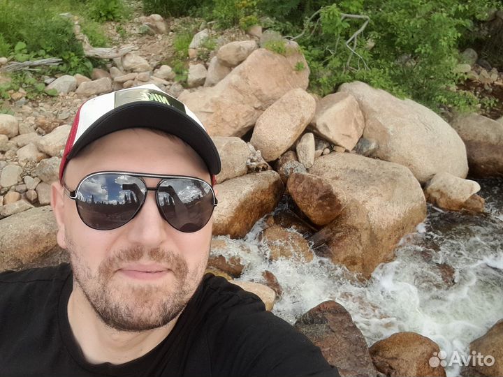 Слушатель собеседник друг на час дневной и ночной