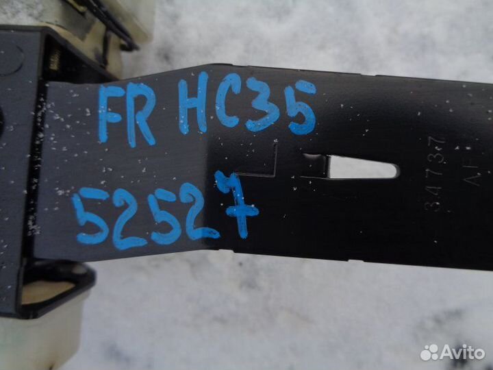 Ремень безопасности передний Nissan Laurel HC35