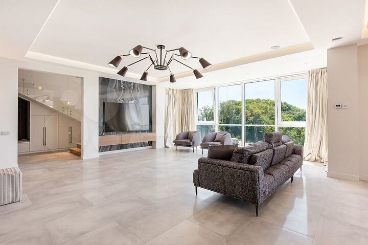 4-к. квартира, 210 м², 6/7 эт.