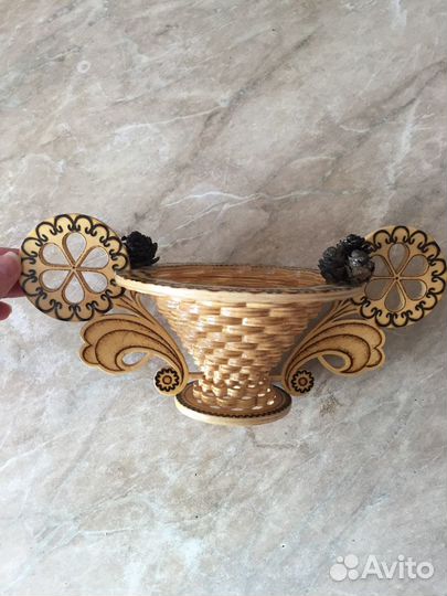 Деревянная декоративная корзиночка ручной работы