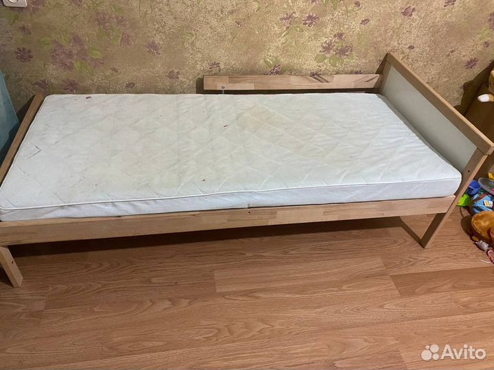 Детская кровать с матрасом