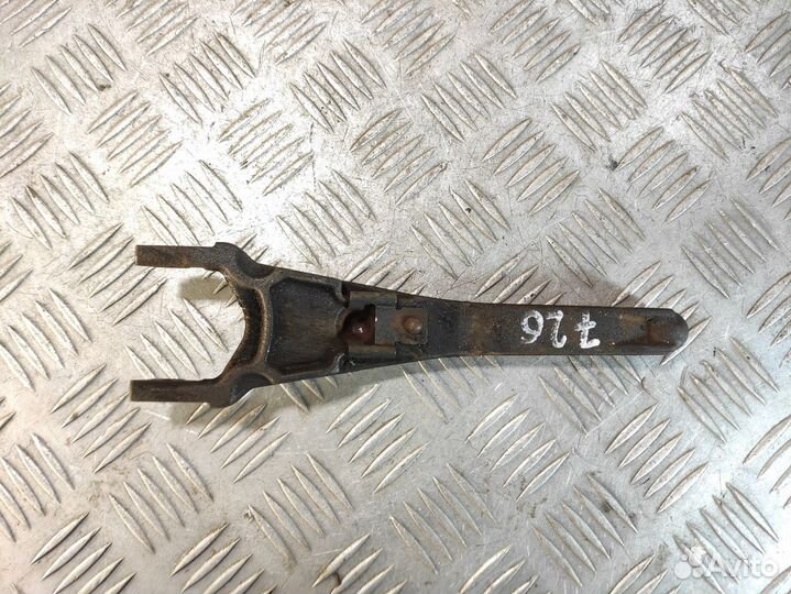 Вилка сцепления Mitsubishi Lancer 9