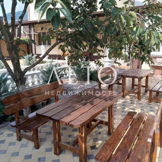 Дом 300 м² на участке 4 сот.