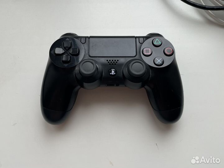 Sony PlayStation 4 Pro 1tb cuh-7208b