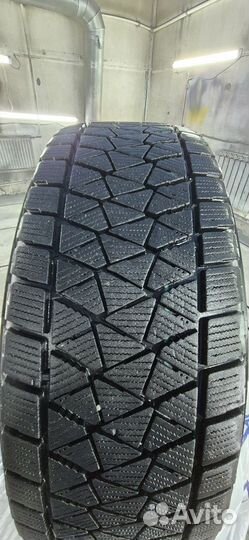 Bridgestone Blizzak DM-V2 225/65 R17