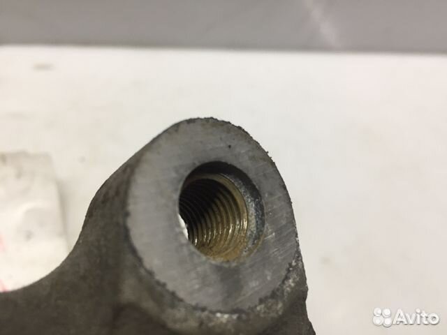 Скоба заднего суппорта Tiguan оригинал бу