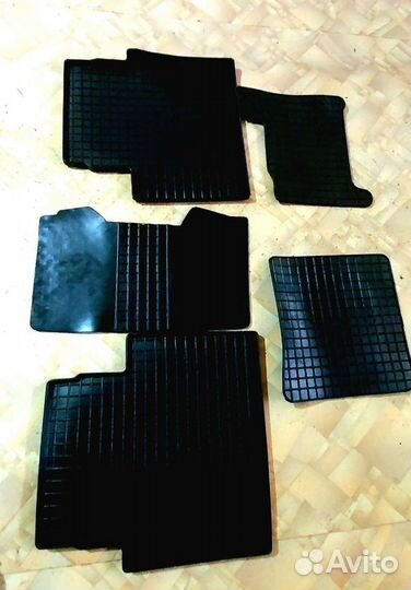 Коврики для Nissan Qashqai+2