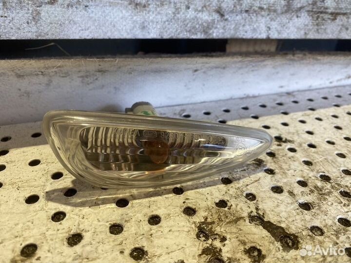 Повторитель в крыло Hyundai Elantra