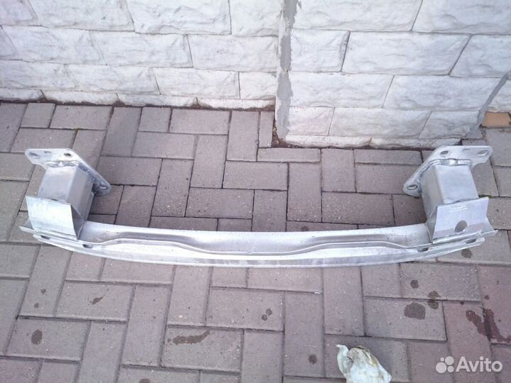 Усилитель заднего бампера на audi Q 7 4М