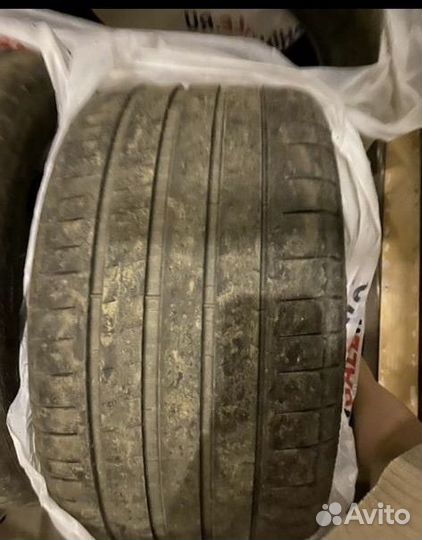 Michelin Pilot Super Sport 255/40 R20 и 295/35 R20 96T